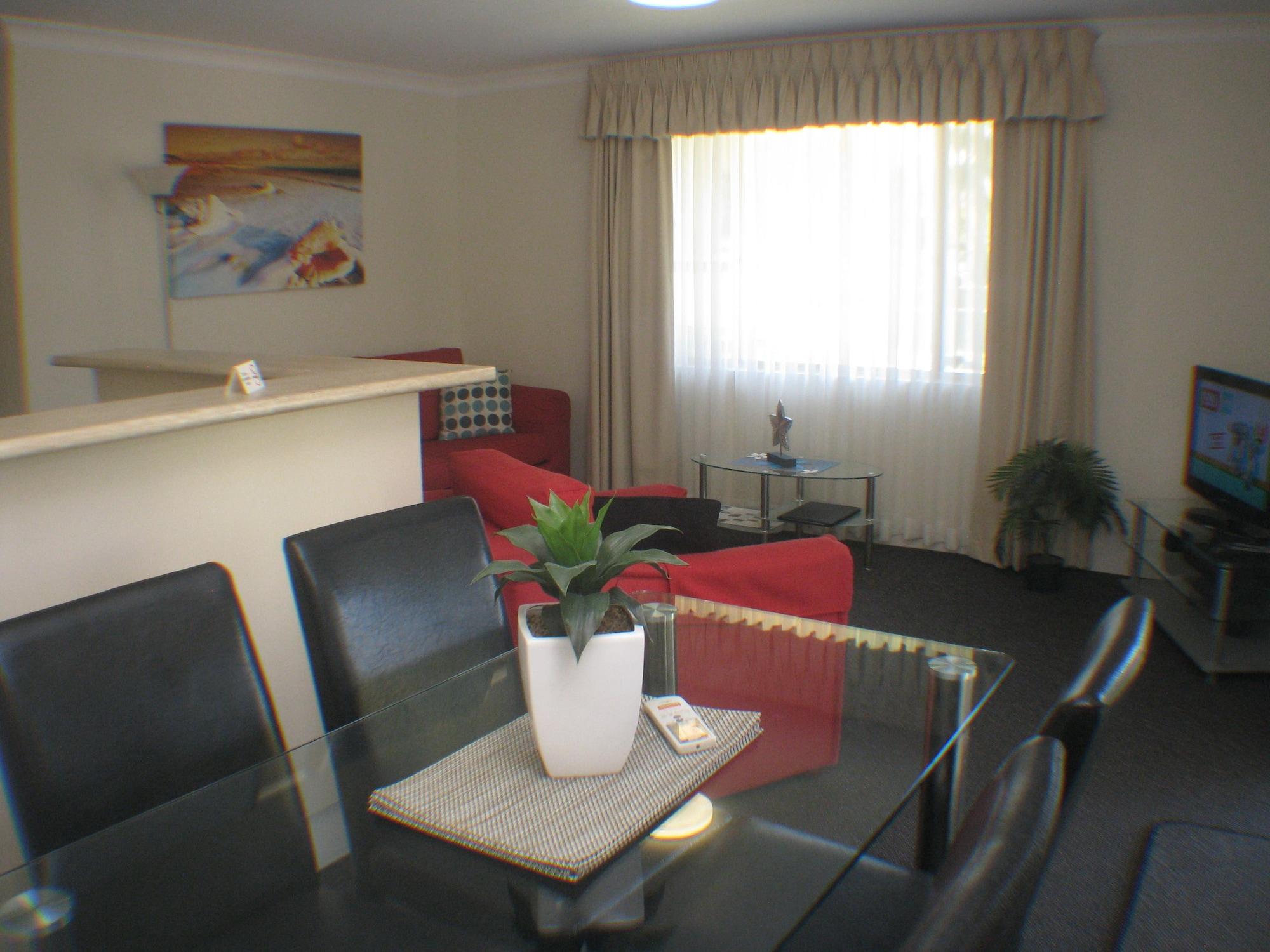 Beaches Serviced Apartments Нельсон-Бей Экстерьер фото